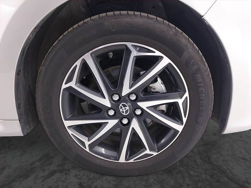 Toyota Yaris (2023) Style 1.5 VVT-i Hybrid - fotka 15 z 18