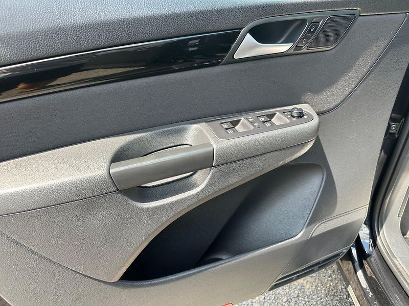 Seat Alhambra (2015) 2,0TDI 110kw DSG Style - fotka 9 z 42