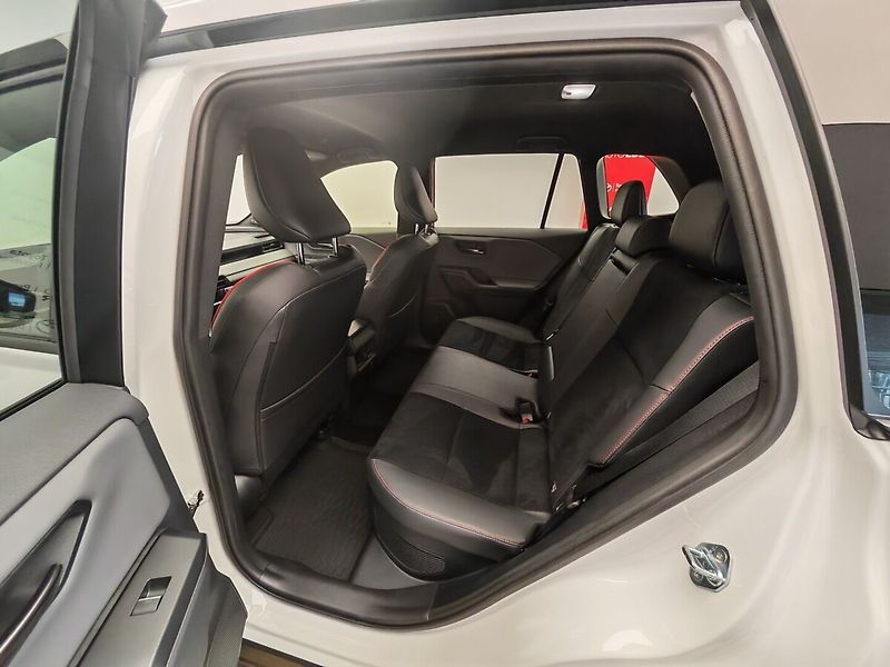 Toyota RAV4 2.5 Hybrid GR Sport 4WD e-CVT - fotka 26 z 47