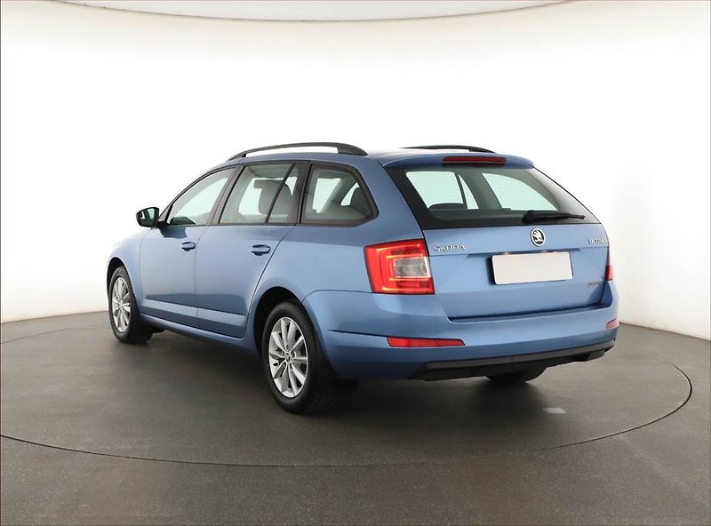 Škoda Octavia (2014) 1.6 TDI, Serv.kniha, Tempomat - fotka 4 z 13