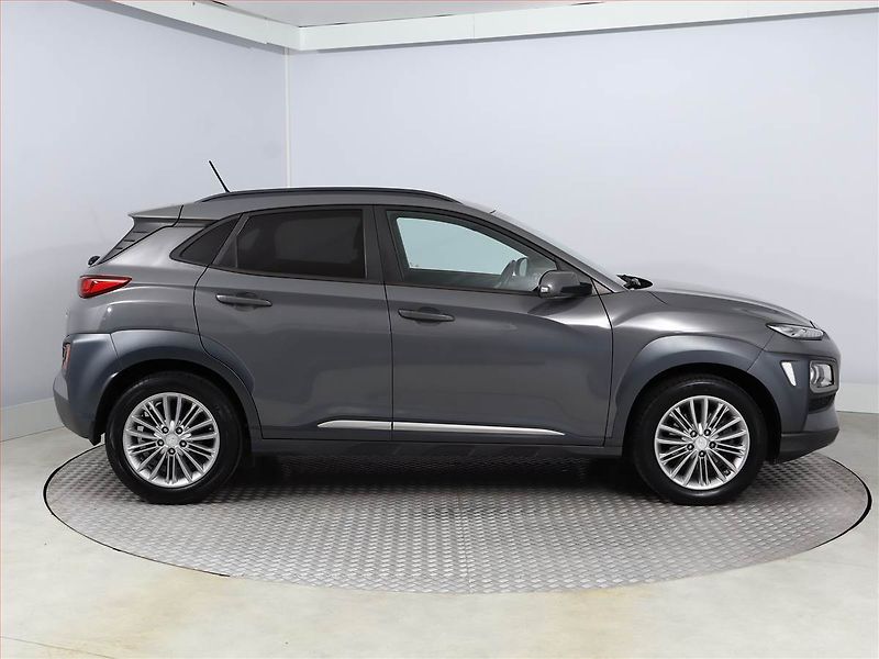 Hyundai Kona (2019) Style 1.0 T-GDI, ČR,1.maj - fotka 6 z 17