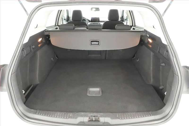 Ford Focus (2019) 1.0 EcoBoost, Tempomat - fotka 16 z 17