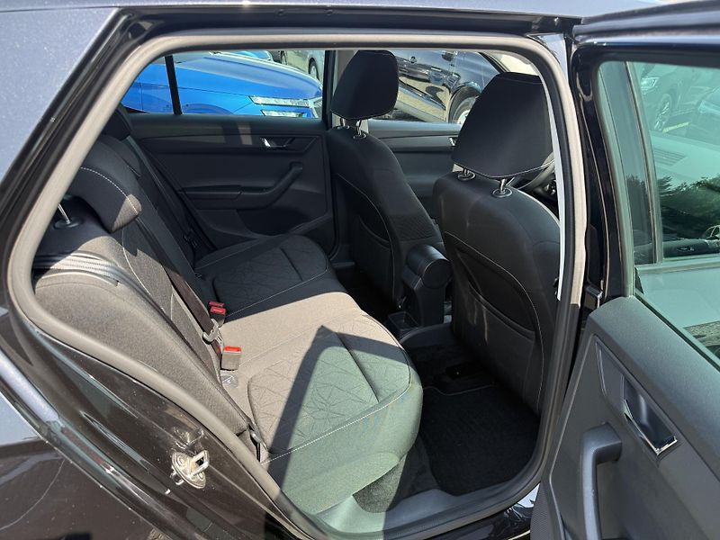 Škoda Fabia 1.0 MPI CLEVER - fotka 11 z 13