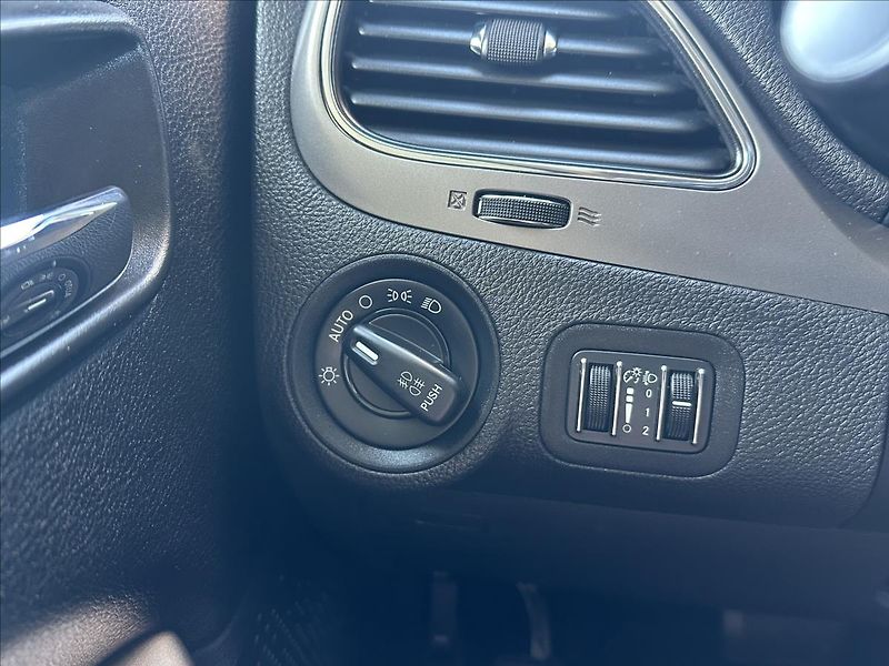 Fiat Freemont 2,0 CROSS 4x4 AUTOMAT - fotka 23 z 32
