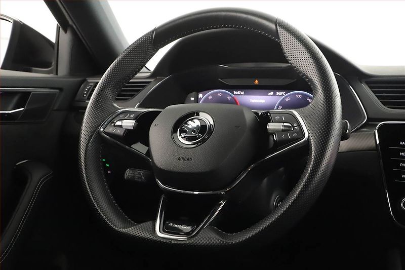 Škoda Superb (2022) Sportline 2.0 TDI - fotka 8 z 20