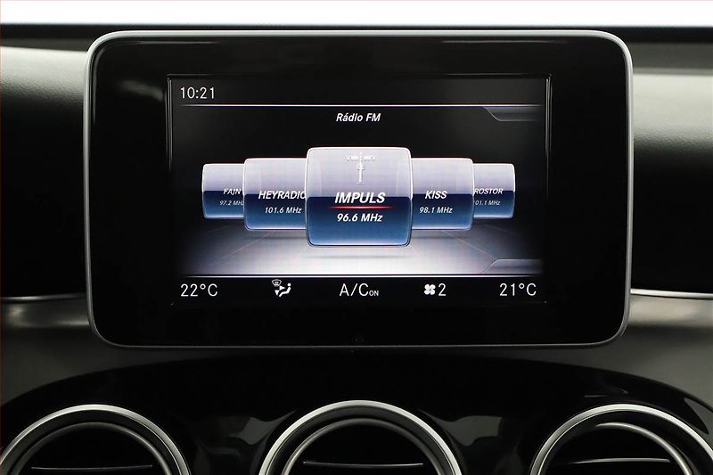 Mercedes-Benz GLC (2018) AMG line 250 - fotka 13 z 20