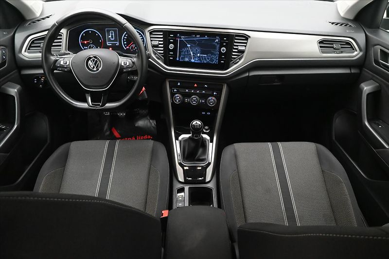 Volkswagen T-Roc 2,0 TDI 110kW Clever Navi Záru - fotka 15 z 30