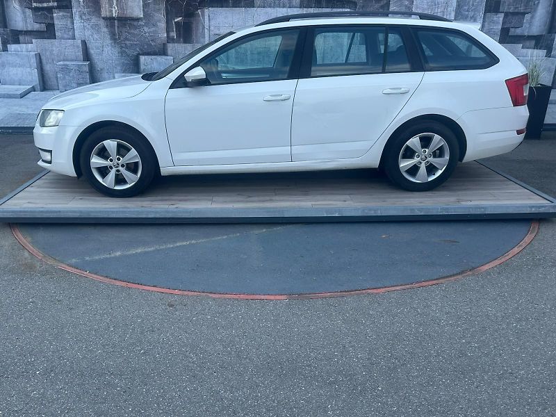 Škoda Octavia (2015) 1.6TDi, 77KW, VYHŘ.SED.,TEMP. - fotka 4 z 24