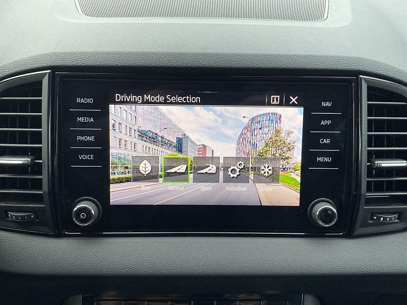 Škoda Karoq (2024) 2.0 TDI 4x4 DSG Sportline - fotka 17 z 38