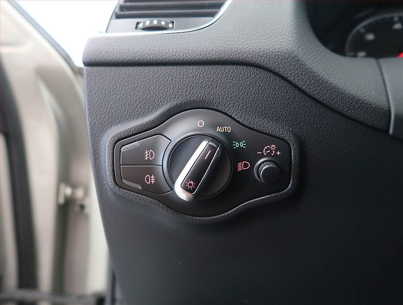 Audi Q5 (2012) 2.0 TDI, 4X4, Automat, Navi - fotka 23 z 24