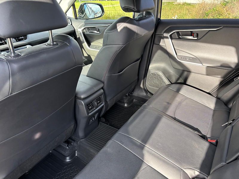Toyota RAV4 2.5 HSD e-CVT AWD Executive - fotka 24 z 28