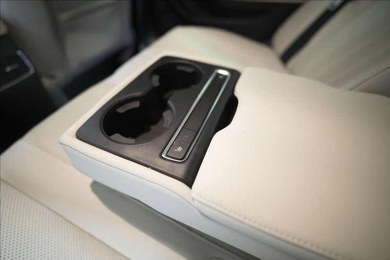 Mazda 6 2,5 SKYACTIV-G AT NAVI KŮŽE ČR - fotka 16 z 44