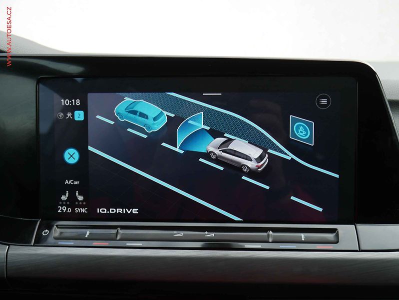 Volkswagen Golf (2022) 1.5 TSi, 1.maj,ČR, Stylem - fotka 18 z 24