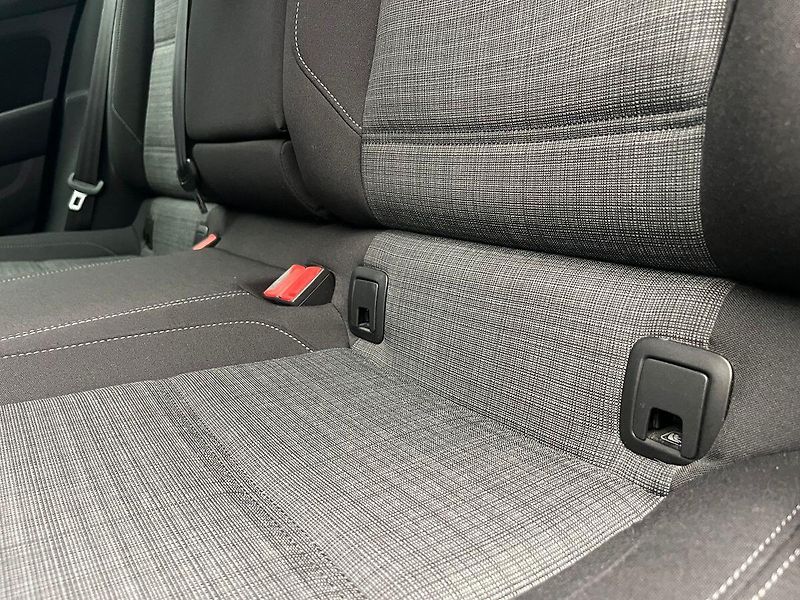 Volkswagen Passat 2.0 TDi LED SVĚTLA, rezervace - fotka 92 z 96