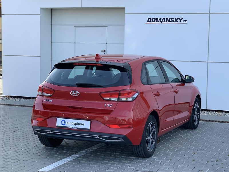 Hyundai i30 COMFORT 1.5i 80kW MAN6 - fotka 3 z 30
