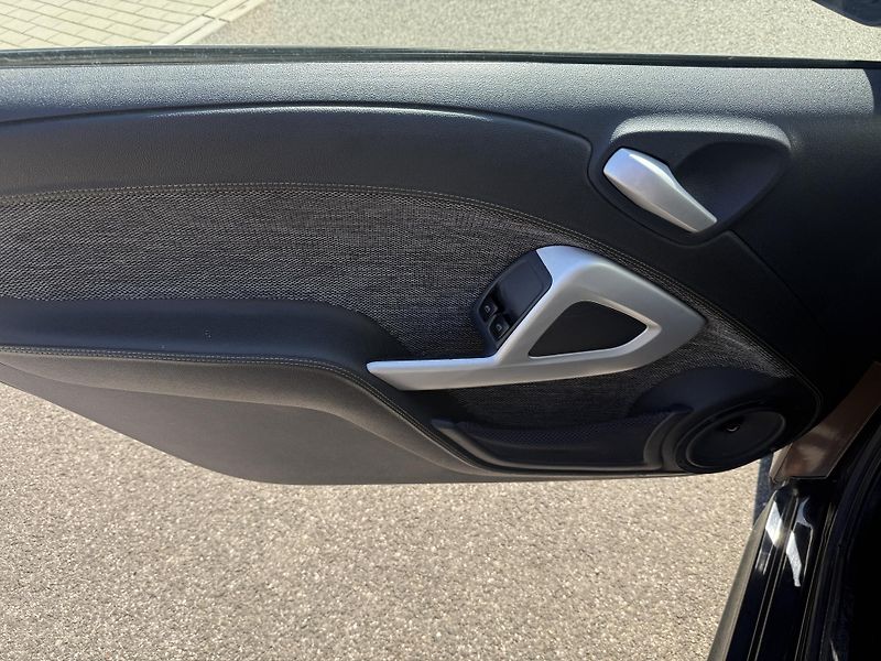 Smart Fortwo 1.0l 52 kW - fotka 15 z 16
