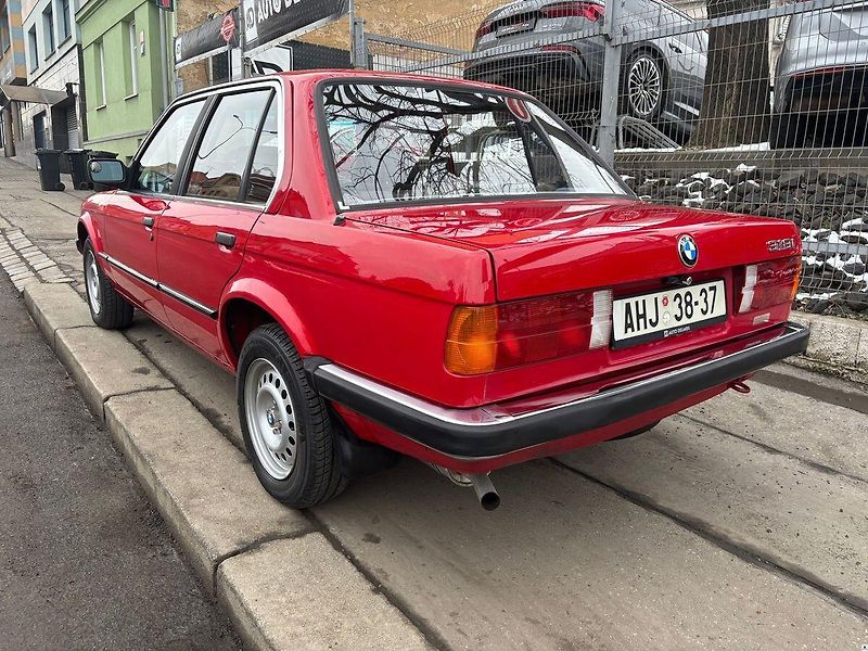 BMW Řada 3 E30-318i/1986/2.maj. garážován - fotka 3 z 50