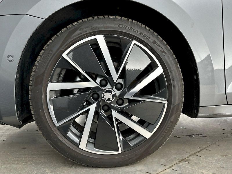 Škoda Octavia (2025) Combi DSG 2.0TDI 110kW SportLi - fotka 33 z 33