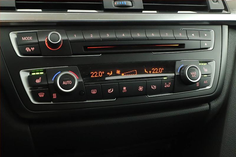 BMW Řada 3 (2014) Modern Line 320d xDrive GT - fotka 17 z 21