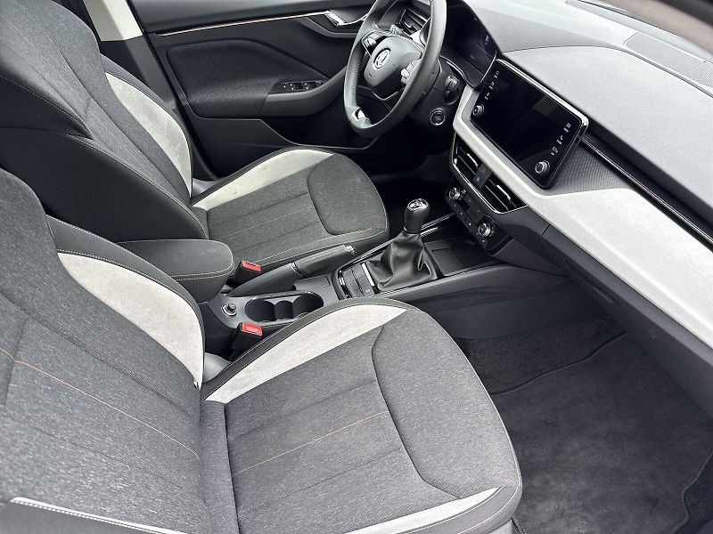 Škoda Scala (2024) 1.0 TSI Top Selection - fotka 9 z 32