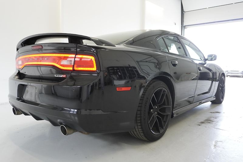 Dodge Charger 6.4 HEMI SRT 8 AUTOMAT - fotka 10 z 39