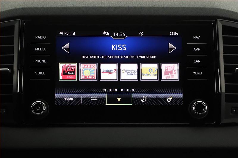 Škoda Karoq (2025) 1.5 TSI, Sportline, Navigace - fotka 14 z 20