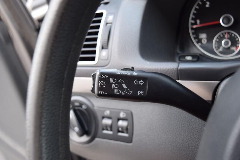 Volkswagen Touran (2010) 1.6TDI 77kw TRENDLINE BMT NAV  - fotka 28 z 48