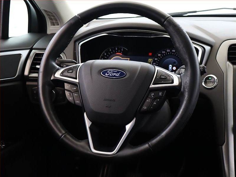 Ford Mondeo (2015) Titanium 2.0 TDCI, ČR,1.maj - fotka 14 z 19