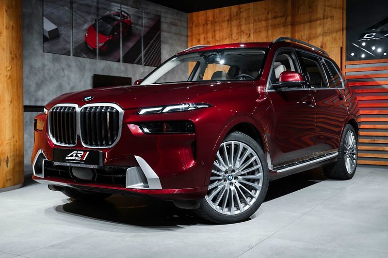 BMW X7 40i - fotka 2 z 27