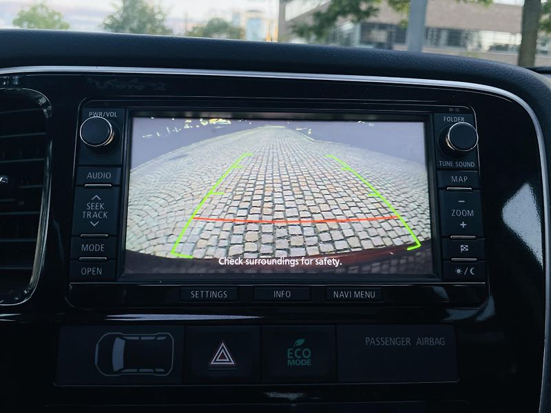 Mitsubishi Outlander 2.2D 4x4 7MÍST KAMERA SERVISKA - fotka 40 z 47
