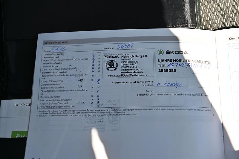 Škoda Octavia 1.6TDI 77KW Ambition rezervace - fotka 47 z 49