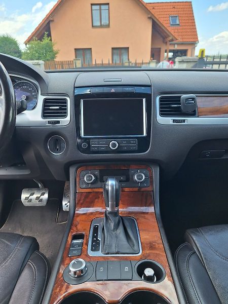 Volkswagen Touareg 3,0TDi 175kW TIPTRONIC 2.MAJ.! - fotka 17 z 21