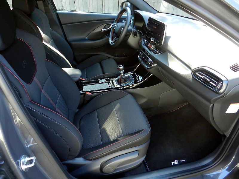 Hyundai i30 N-LINE FL 1.5 T-GDI 103 kW DPH - fotka 6 z 29