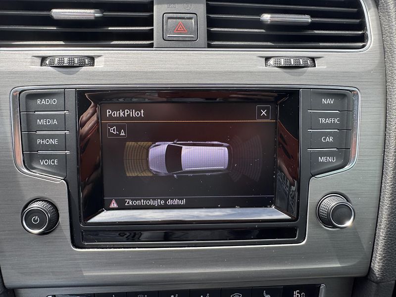 Volkswagen Golf Variant (2014) 7-1.6TDi,KOMPLET SERVIS - fotka 26 z 43