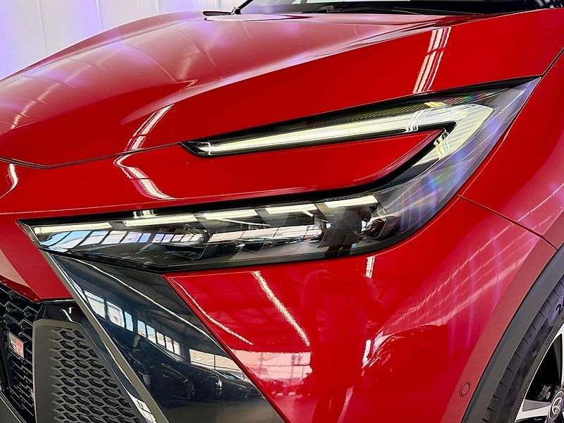 Toyota C-HR 2.0 PHEV e-CVT GR SPORT, ACC, - fotka 8 z 32