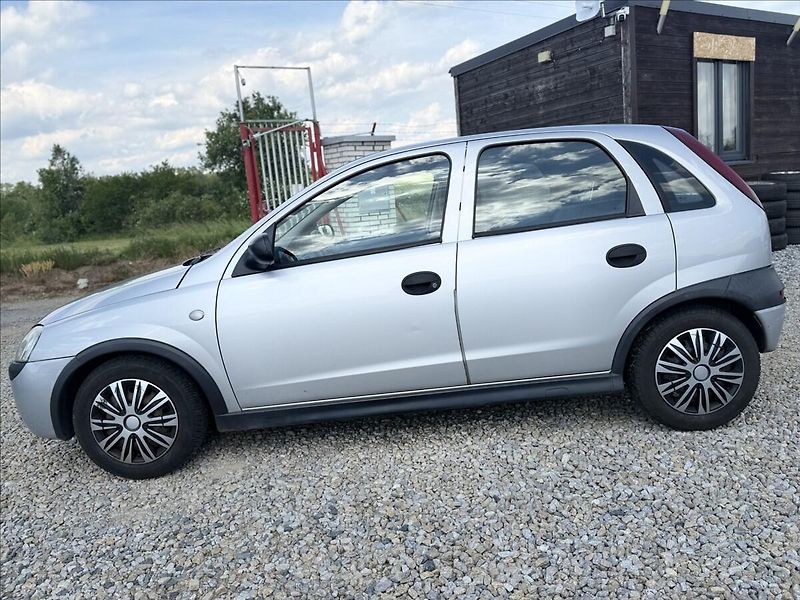 Opel Corsa 1,2 i KLIMA, PO STK - fotka 8 z 22