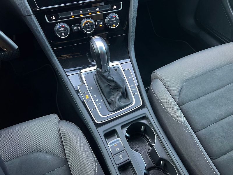 Volkswagen Golf 2.0 TDI-DSG-HIGHLINE - fotka 30 z 45