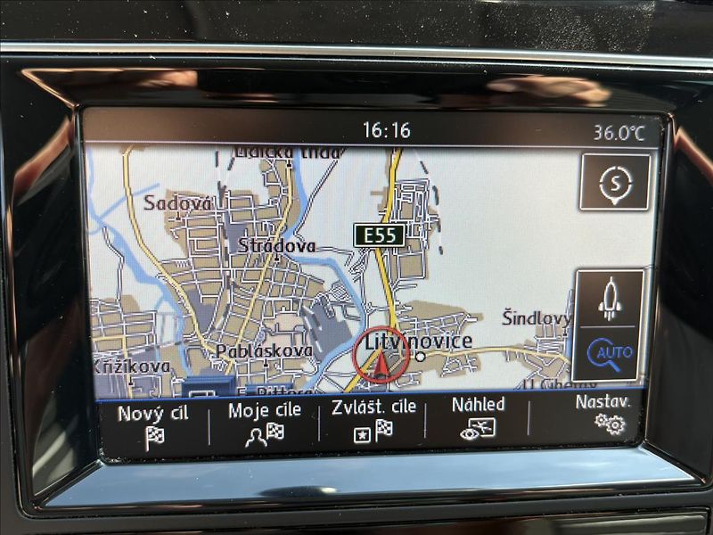 Volkswagen Golf 2,0 TDi 110kW Cup,Navi,Kamera - fotka 18 z 38