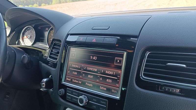 Volkswagen Touareg 3,0TDi 176kW Nové v ČR - fotka 23 z 44