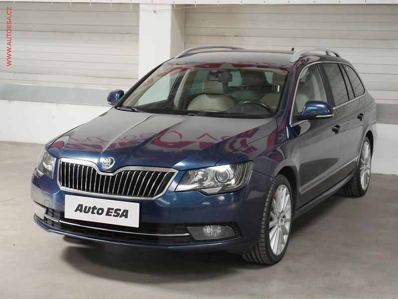 Škoda Superb (2013) 1.6 TDi, Navi, bixen, kůže - fotka 3 z 26