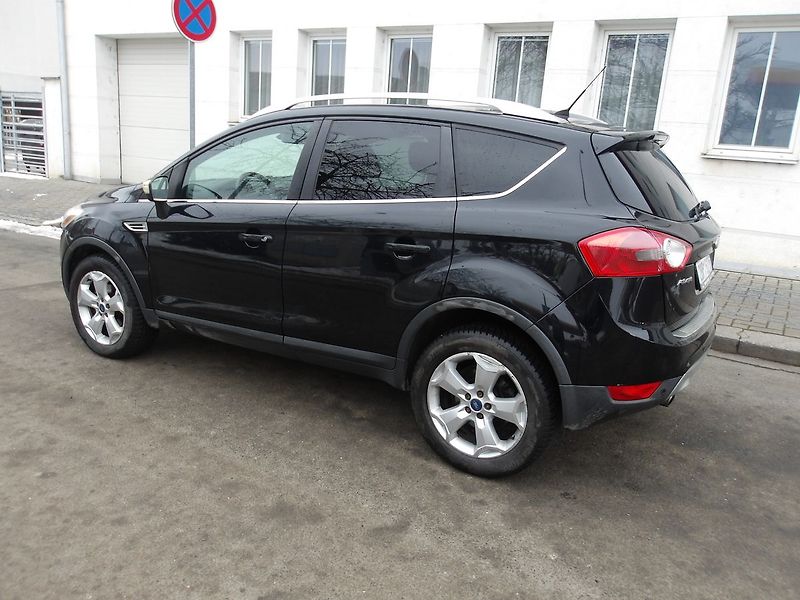 Ford Kuga 2,0TDCi TITANIUM Aut. 4x4! - fotka 3 z 32