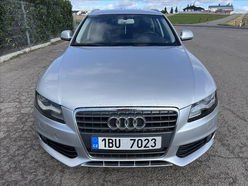 Audi A4 2,0 TDi KLIMA XENON 2x KOLA - fotka 2 z 33