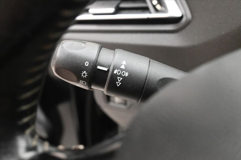 Peugeot 308 1,6 BlueHDi 73kW tažné Záruka - fotka 25 z 29