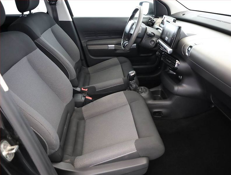 Citroën C4 Cactus (2015) 1.2 PureTech, Tempomat - fotka 7 z 13