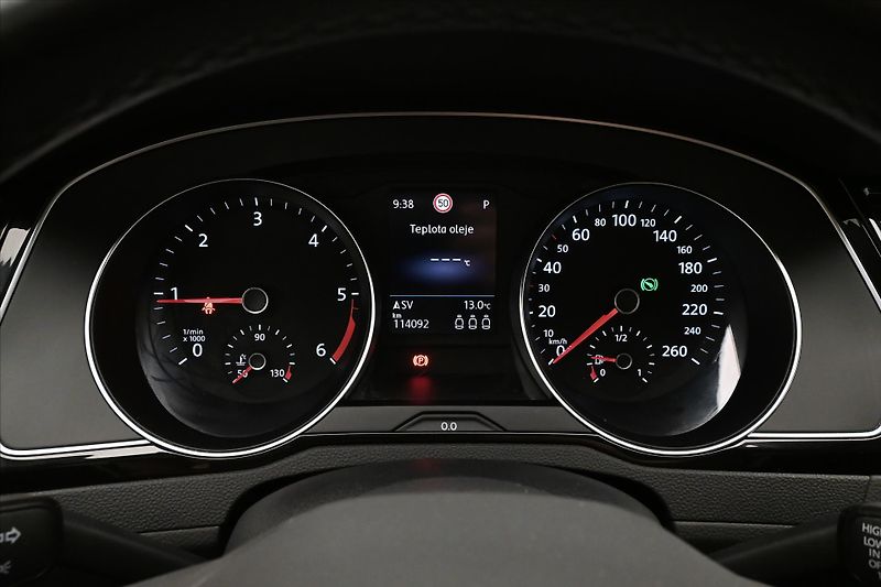 Volkswagen Passat 2,0 TDI 110 kW DSG Business Zá - fotka 16 z 32