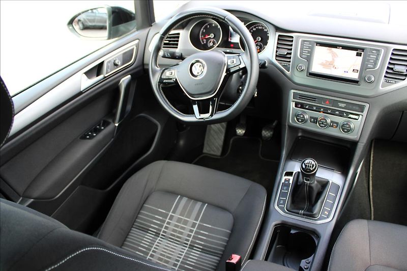 Volkswagen Golf Sportsvan 1,2 TSi 81kW LOUNGE, kamera - fotka 32 z 33