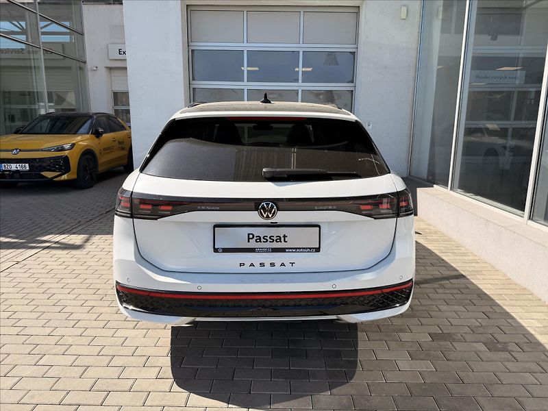 Volkswagen Passat (2026) 2,0 TSI 195kW 7DSG  R-Line Peo - fotka 6 z 23