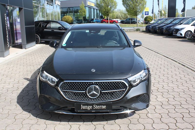 Mercedes-Benz Třídy E (2025) 300deT-Modell 4MT,tažné,hybrid - fotka 1 z 12