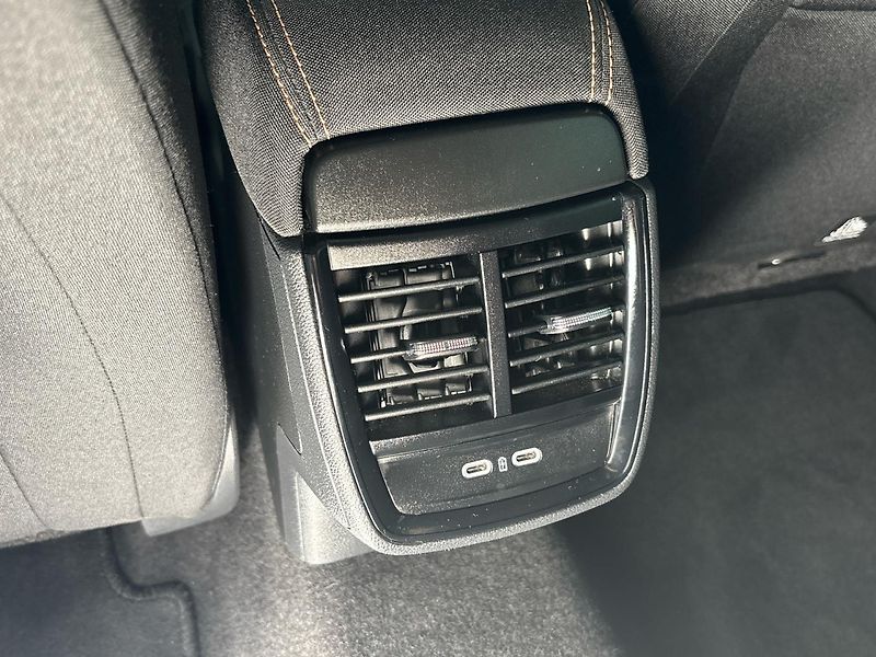 Škoda Kamiq Top Selection DSG - fotka 22 z 29