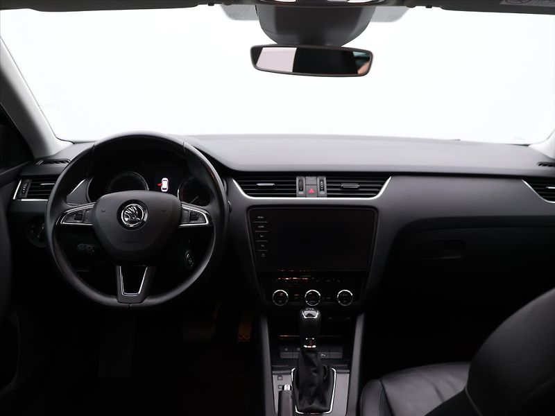 Škoda Octavia 1,6 TDI DSG Style+ LED Kůže - fotka 17 z 24